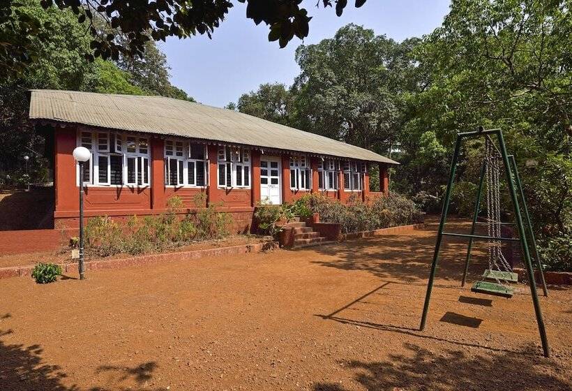 هتل Radha Cottage Resort