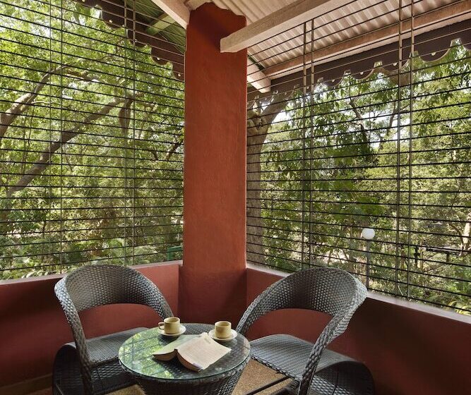 هتل Radha Cottage Resort