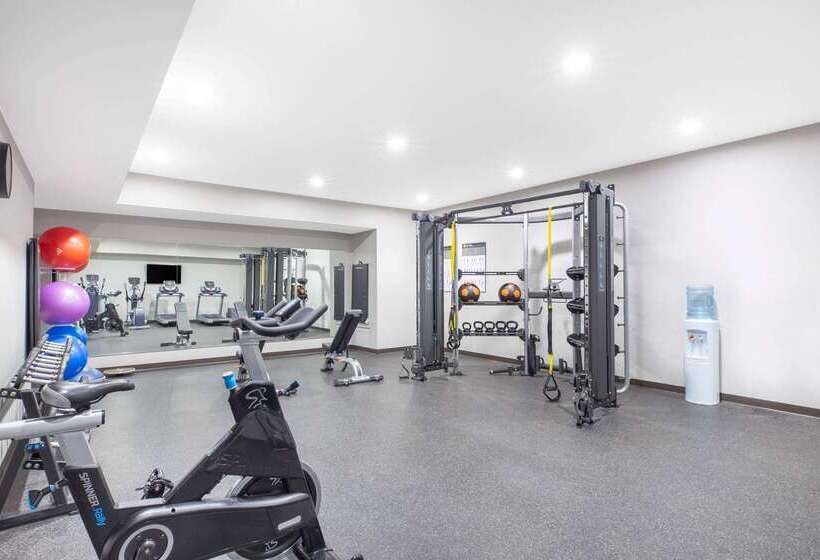 Microtel Inn & Suites By Wyndham Fort Mcmurray