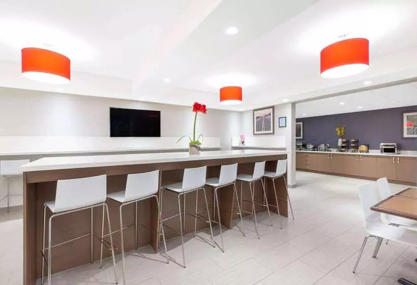 Microtel Inn & Suites By Wyndham Fort Mcmurray