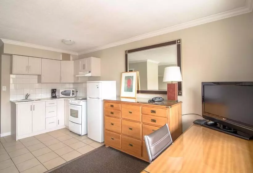 モーテル Okanagan Royal Park Inn By Elevate Rooms