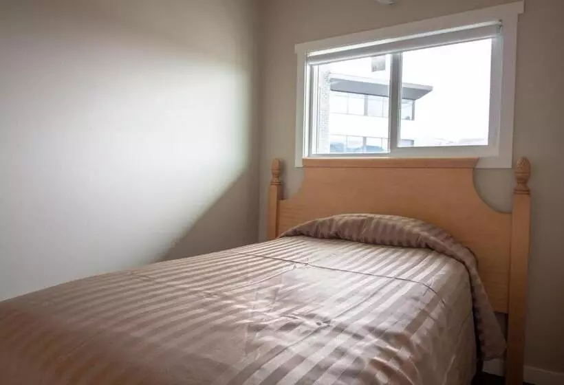 モーテル Okanagan Royal Park Inn By Elevate Rooms