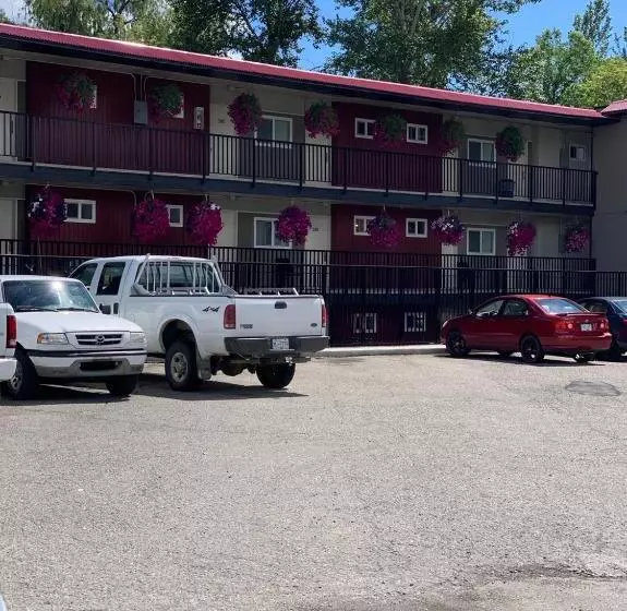 モーテル Okanagan Royal Park Inn By Elevate Rooms