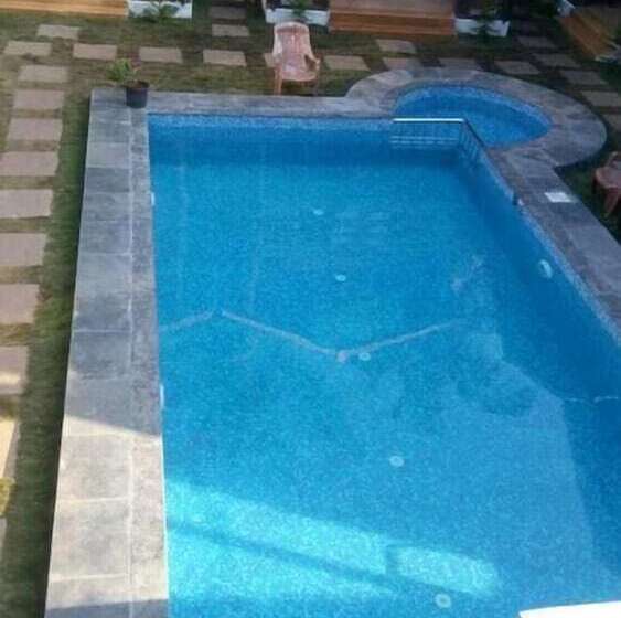 استراحتگاه Wenzet Cottages