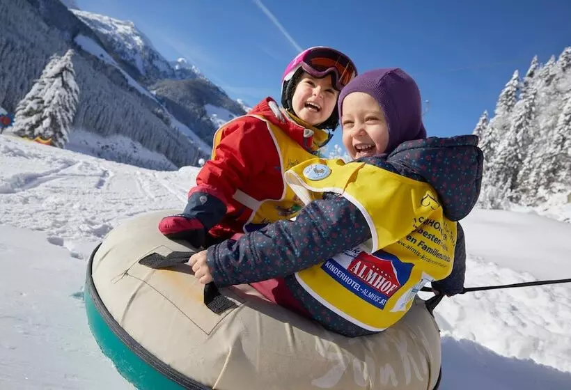 ホテル Almhof Family Und Wellness Resort