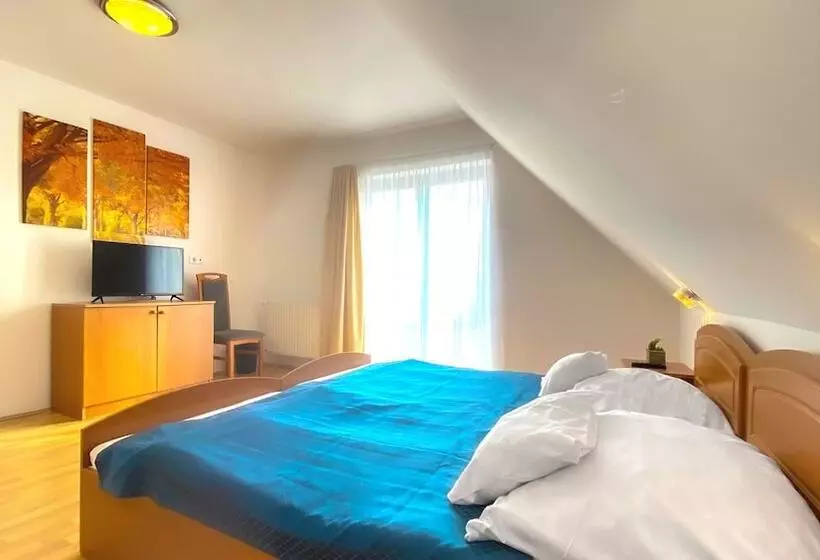هتل Arborétum