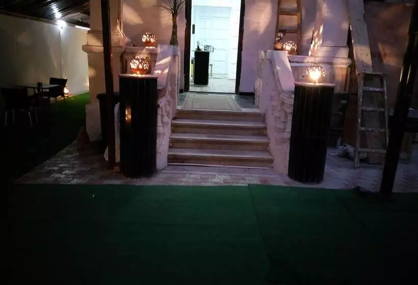 هتل Colour Holidays