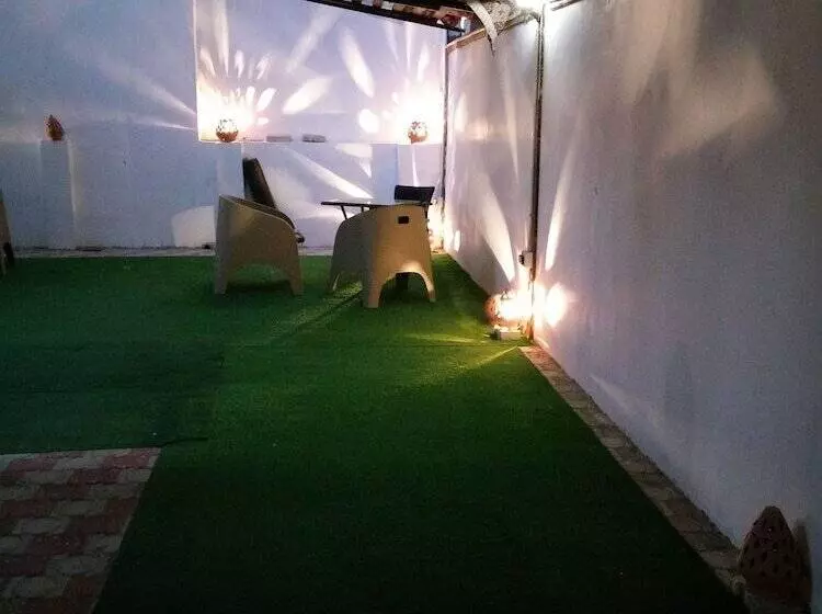 هتل Colour Holidays