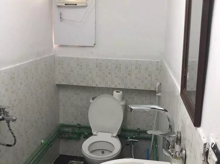 هتل Colour Holidays