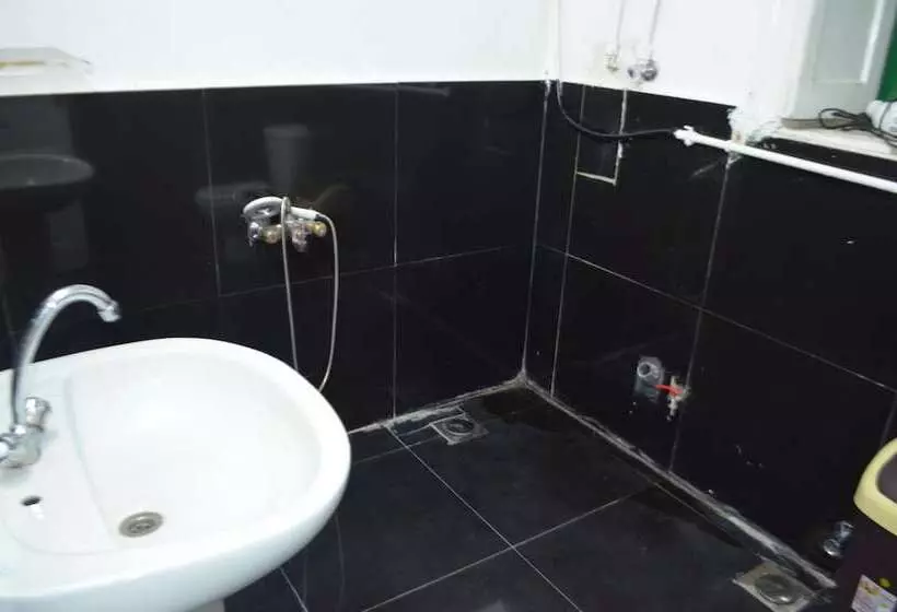 هتل Colour Holidays