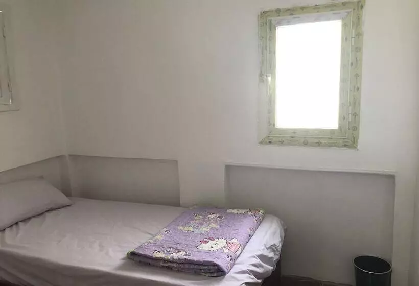 هتل Colour Holidays