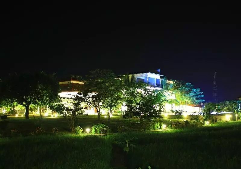 Hotelli Freedom Village