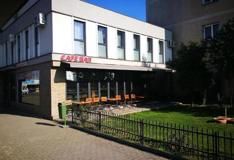 Отель The Classic