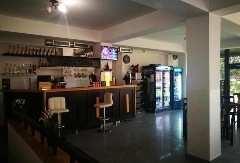 Отель The Classic