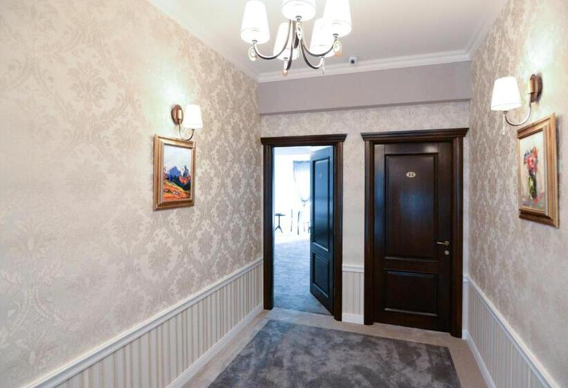 Отель The Classic