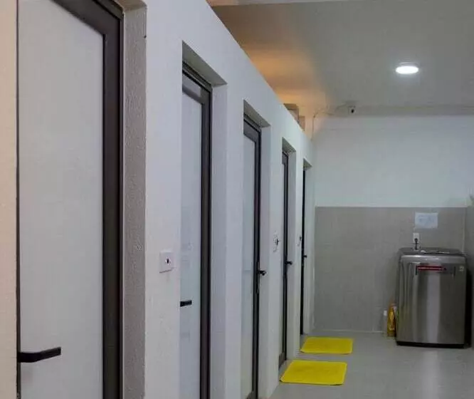 تختخواب و صبحانه Jasmine Hostel