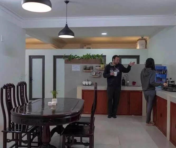 تختخواب و صبحانه Jasmine Hostel