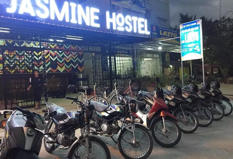 تختخواب و صبحانه Jasmine Hostel