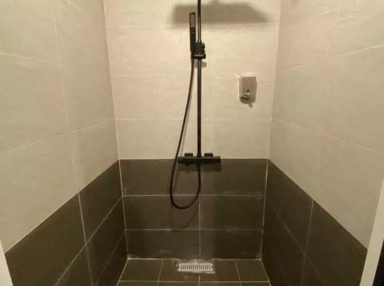 تختخواب و صبحانه Jasmine Hostel
