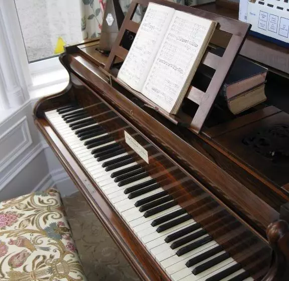 Aamiaismajoitus (B&B) Struan House