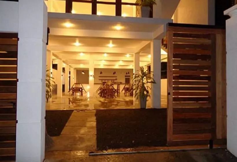هتل King S Marine B&b Surf