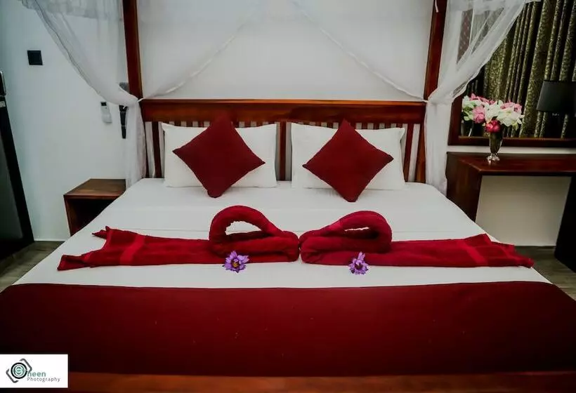 هتل King S Marine B&b Surf