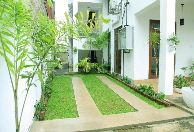 Hotelli Rohini Residence