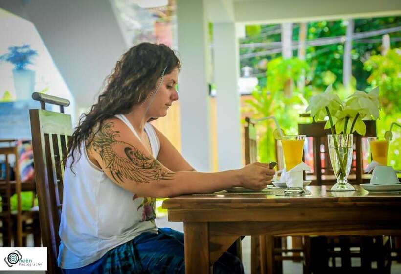 هتل King S Marine B&b Surf