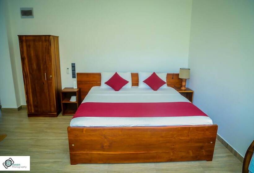 هتل King S Marine B&b Surf