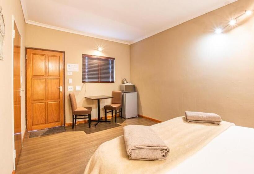 مبيت وإفطار 50 Shades Of Hay Guesthouse