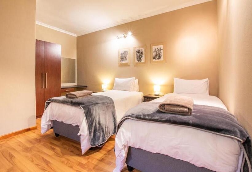 مبيت وإفطار 50 Shades Of Hay Guesthouse