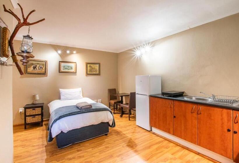 مبيت وإفطار 50 Shades Of Hay Guesthouse