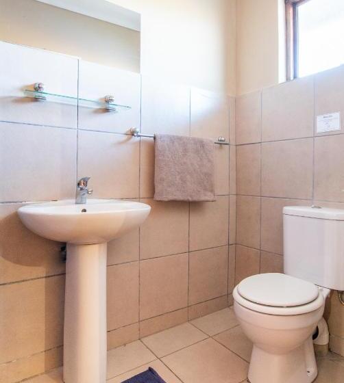 مبيت وإفطار 50 Shades Of Hay Guesthouse