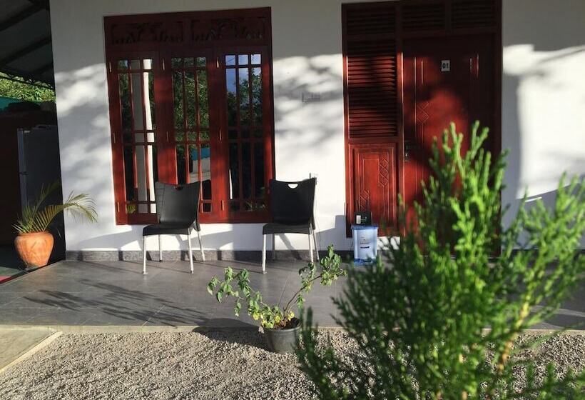 Bed and Breakfast Sigiri Corridor Home Stay