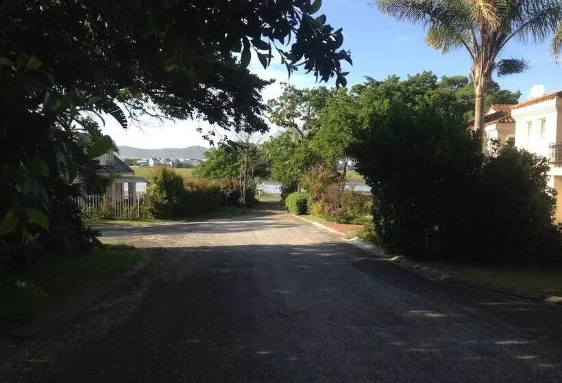 Aamiaismajoitus (B&B) Blue Fern Of Knysna