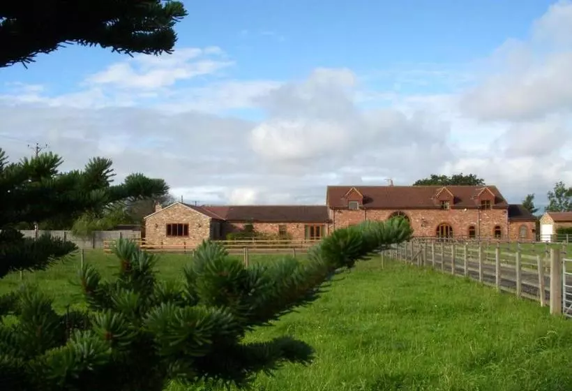 Aamiaismajoitus (B&B) The Stables At The Vale