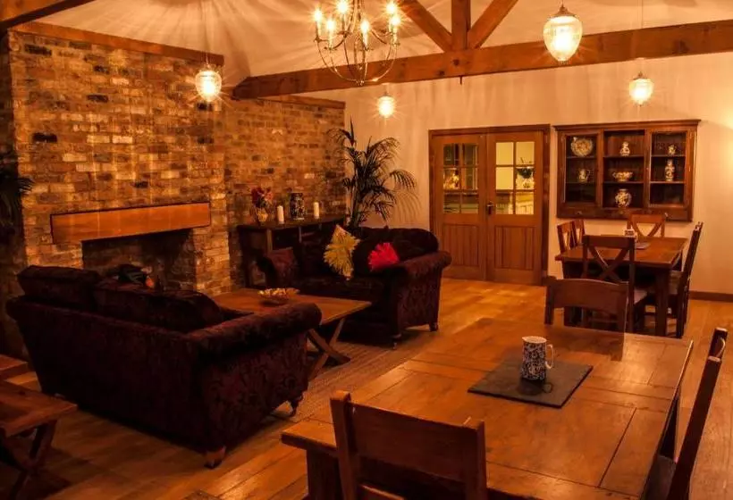 Aamiaismajoitus (B&B) The Stables At The Vale