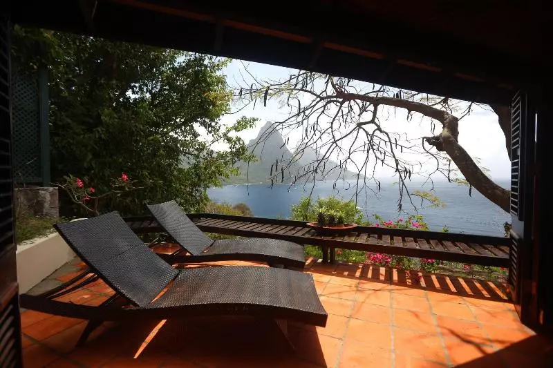 تختخواب و صبحانه Caille Blanc Villa &   Adults Only