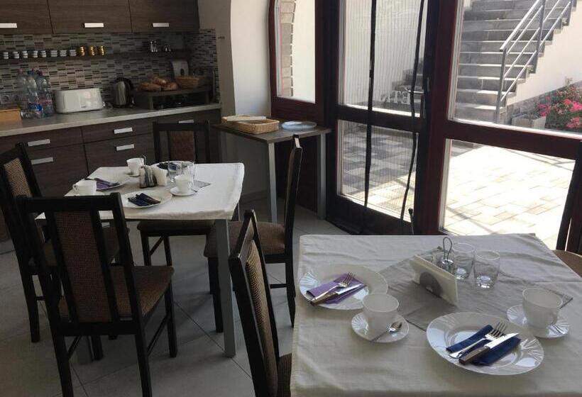 Bed and Breakfast Sugó Panzió