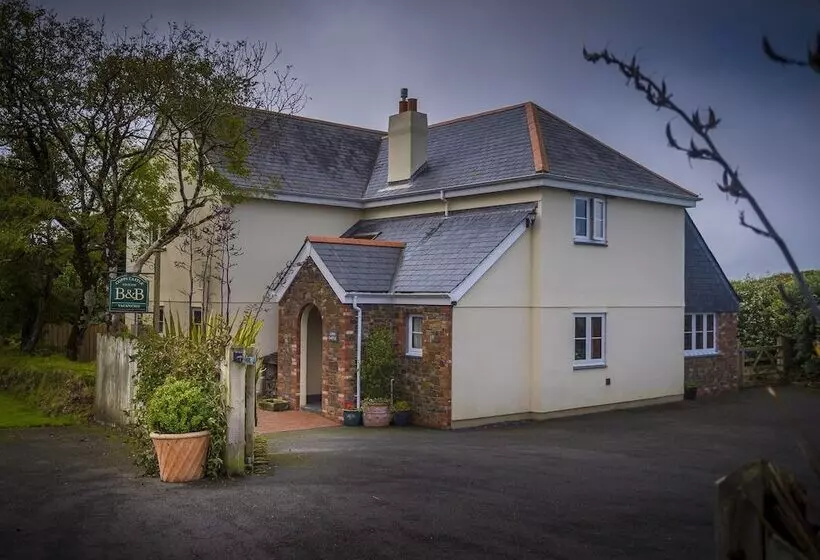 Copps Castle Bed & Breakfast