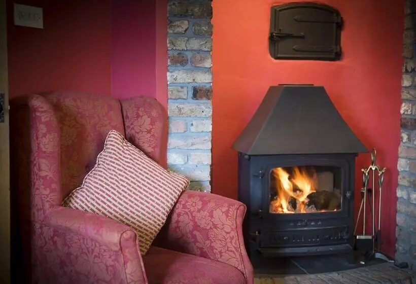 Copps Castle Bed & Breakfast