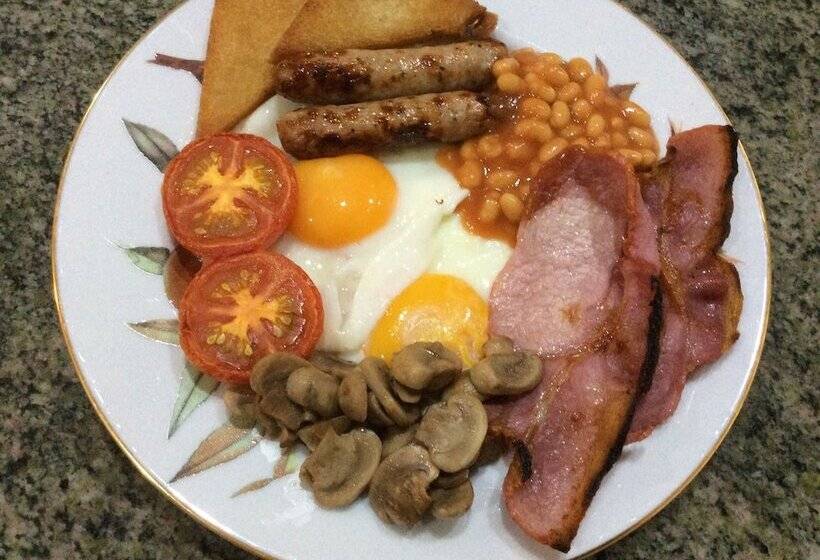 Copps Castle Bed & Breakfast