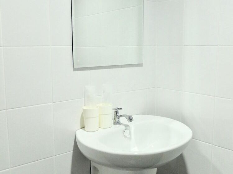 Diamond & Rust Hostel