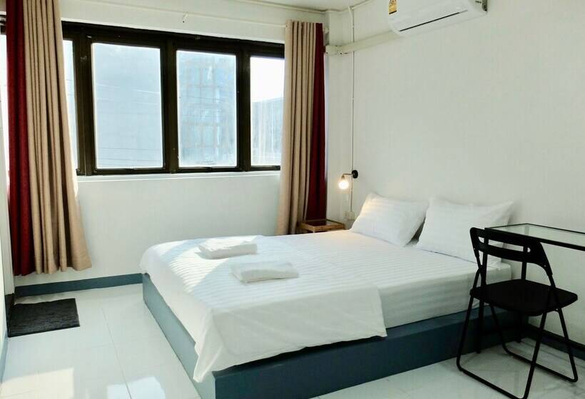 Diamond & Rust Hostel