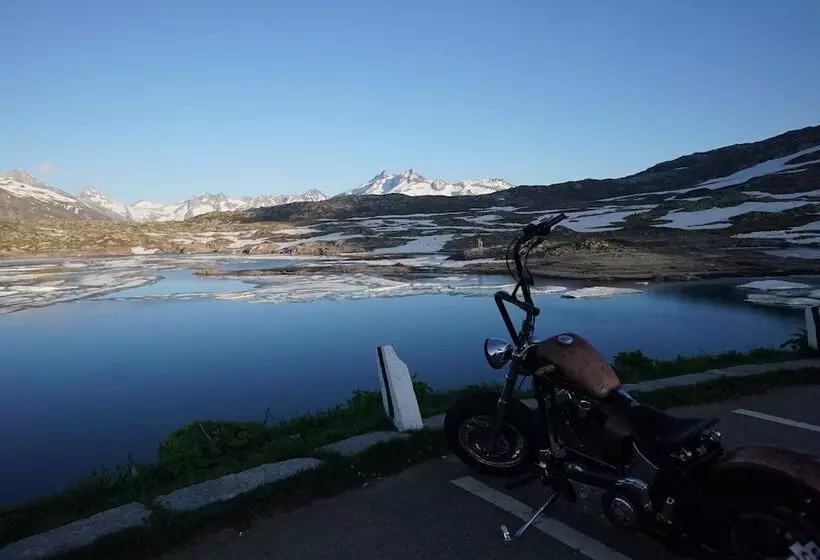 Hotelli Grimsel Passhöhe