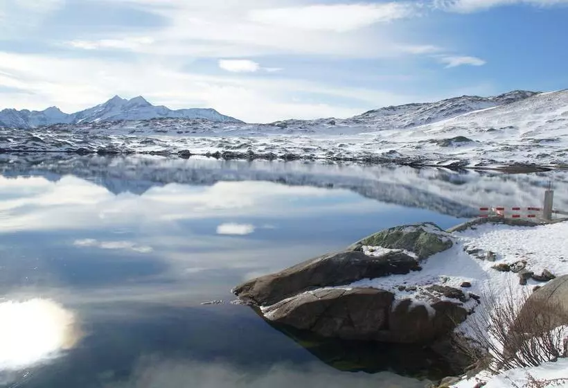 Hotelli Grimsel Passhöhe