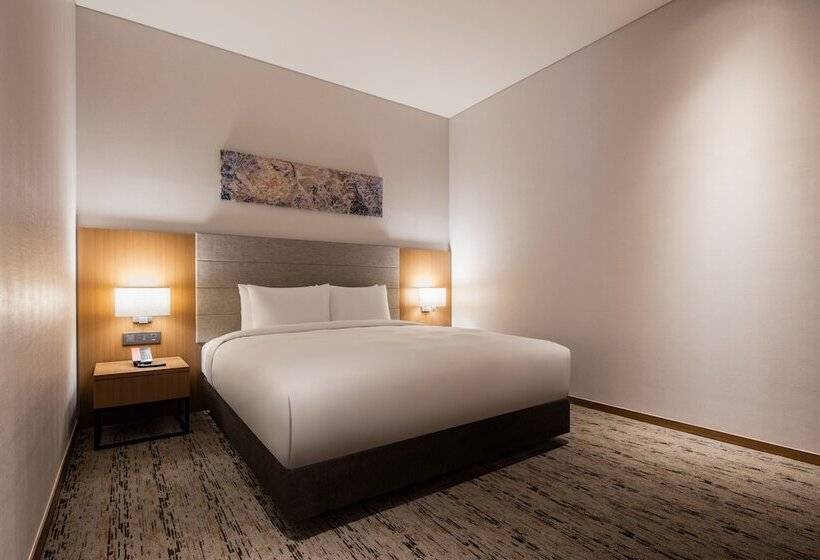 Hotel Ramada By Wyndham Seoul Sindorim