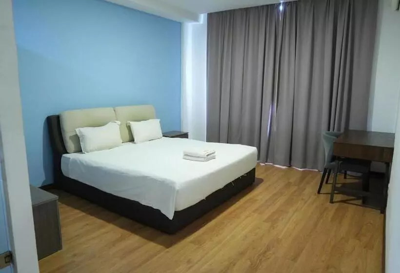 Roxy Hotel & Apartments