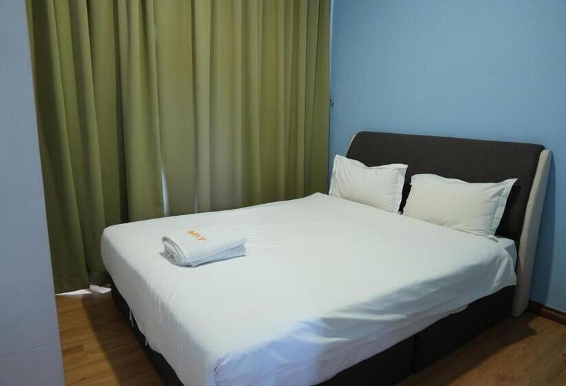 Roxy Hotel & Apartments