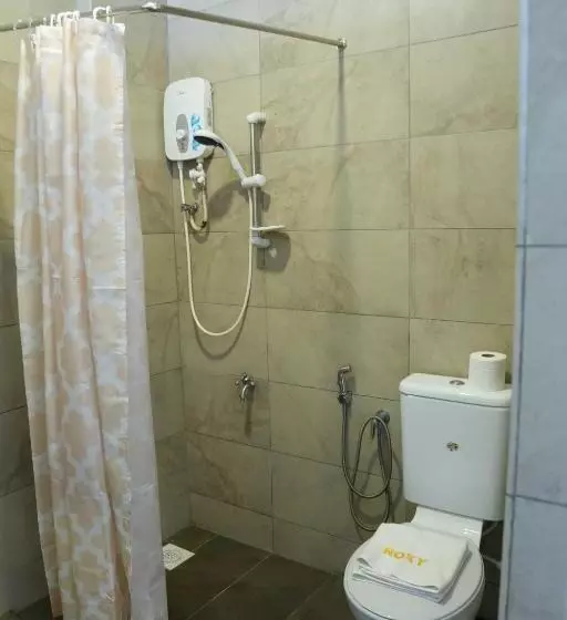 Roxy Hotel & Apartments